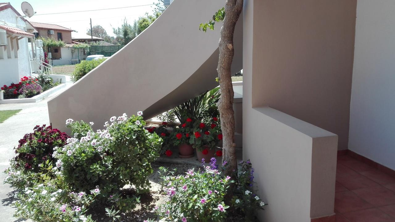 Yannis Apartments Amoudara Lasithiou Екстериор снимка